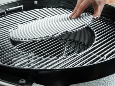 Gril na drevené uhlie Weber Performer Deluxe GBS® 57 Cm