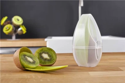 Tomorrow´s Kitchen Obal na kiwi s krájačom na spracovanie