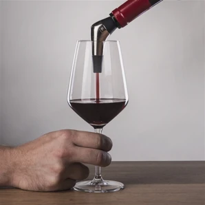 Vacu Vin Nálievka Slow Wine Pourer na zachovanie arómy vína