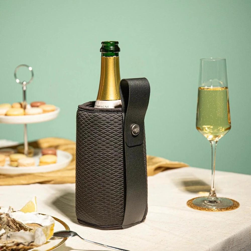 Vacu Vin 38864606 Aktívny chladič s pútkom „Artico“ – čierny