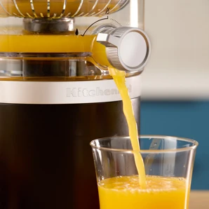 KitchenAid bezdrôtový odšťavovač citrusov s batériou 5KCJR161BM matná čierna