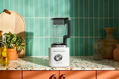 KitchenAid stolný mixér Pure Power so sklenenou nádobou 5KSB2071EPL porcelánová biela