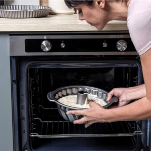 Forma na pečenie 24 cm KitchenAid z aluminizovanej ocele (CC003297-001)