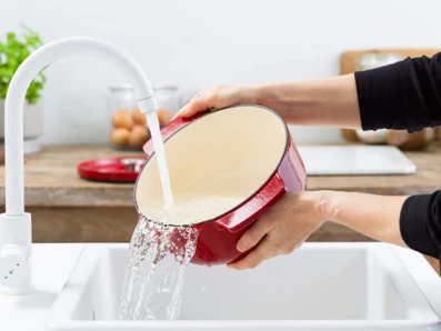 KitchenAid liatinový hrniec s pokrievkou 3,3 l (CC006057-001)