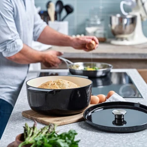 KitchenAid liatinový hrniec s pokrievkou 5,2 l (CC006061-001)