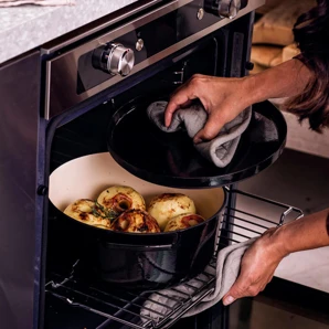 KitchenAid liatinový hrniec s pokrievkou 5,2 l (CC006061-001)