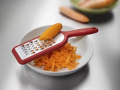 Victorinox  7.6081.1 Strúhač na hrubé strúhanie červený